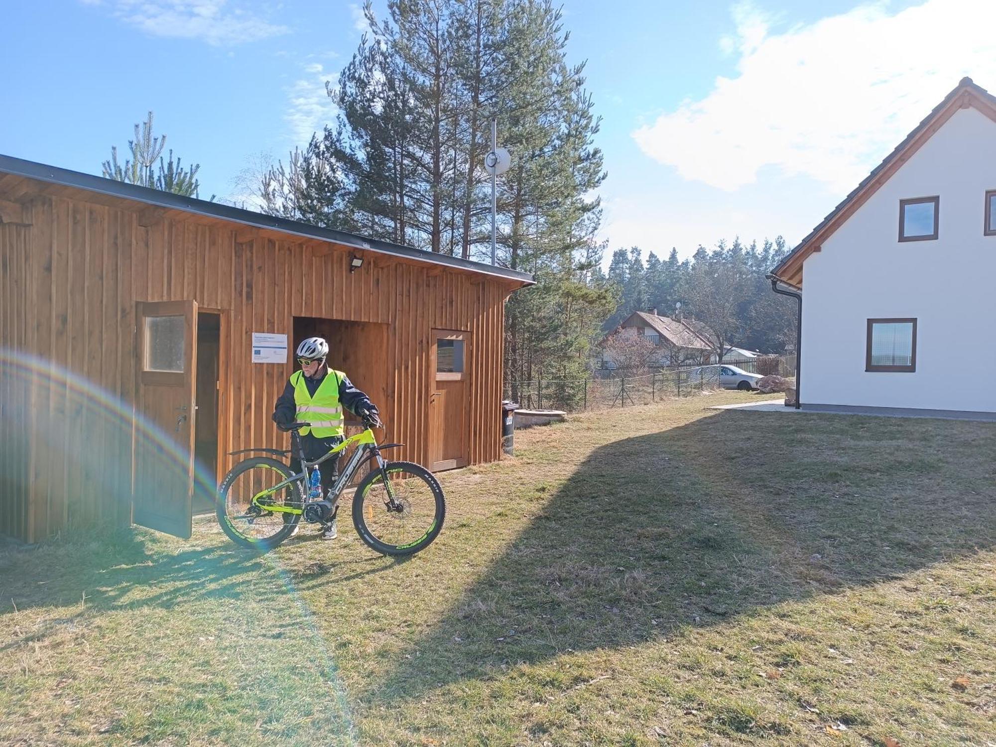 Klidna Lokalita Na Kraji Lesa, Cely Dum S Uschovnu Kol Villa Nová Bystřice Bagian luar foto