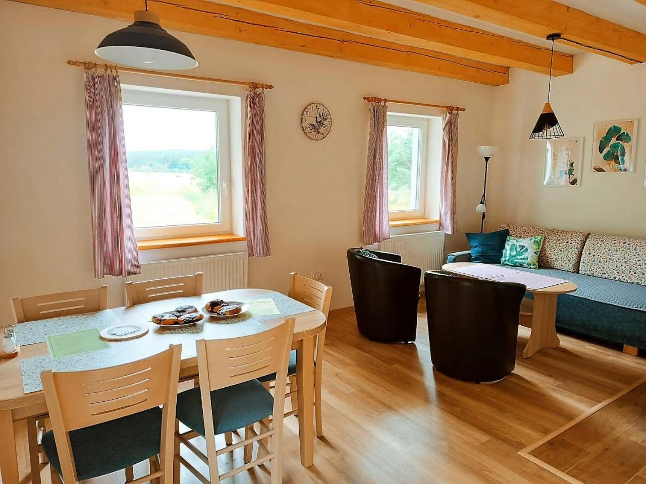 Klidna Lokalita Na Kraji Lesa, Cely Dum S Uschovnu Kol Villa Nová Bystřice Bagian luar foto