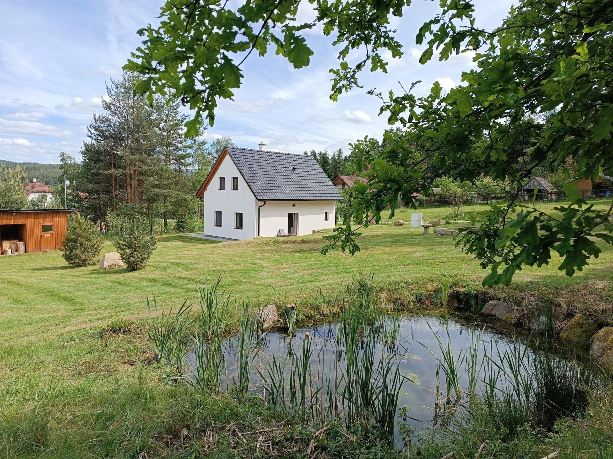 Klidna Lokalita Na Kraji Lesa, Cely Dum S Uschovnu Kol Villa Nová Bystřice Bagian luar foto