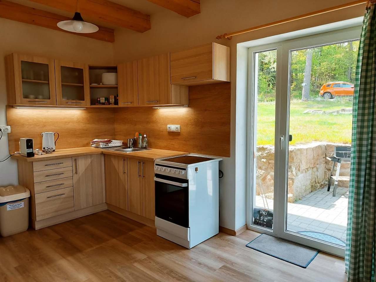 Klidna Lokalita Na Kraji Lesa, Cely Dum S Uschovnu Kol Villa Nová Bystřice Bagian luar foto